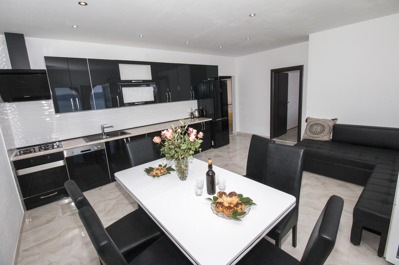 Apartman Horizont Lejlighed Omiš Eksteriør billede